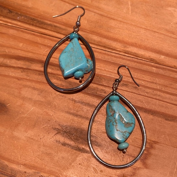 🎉 ARTISAN MADE GENUINE TURQUOISE AND SILVER EARRINGS ‼️ - Picture 6 of 6